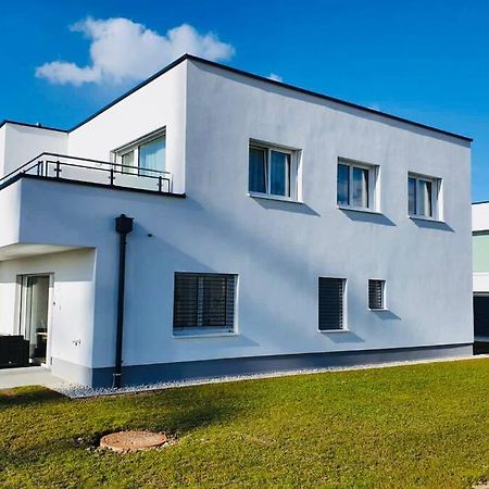 Leon Apartment Neu! Gemuetlichkeit An Erster Stelle Linz Luaran gambar