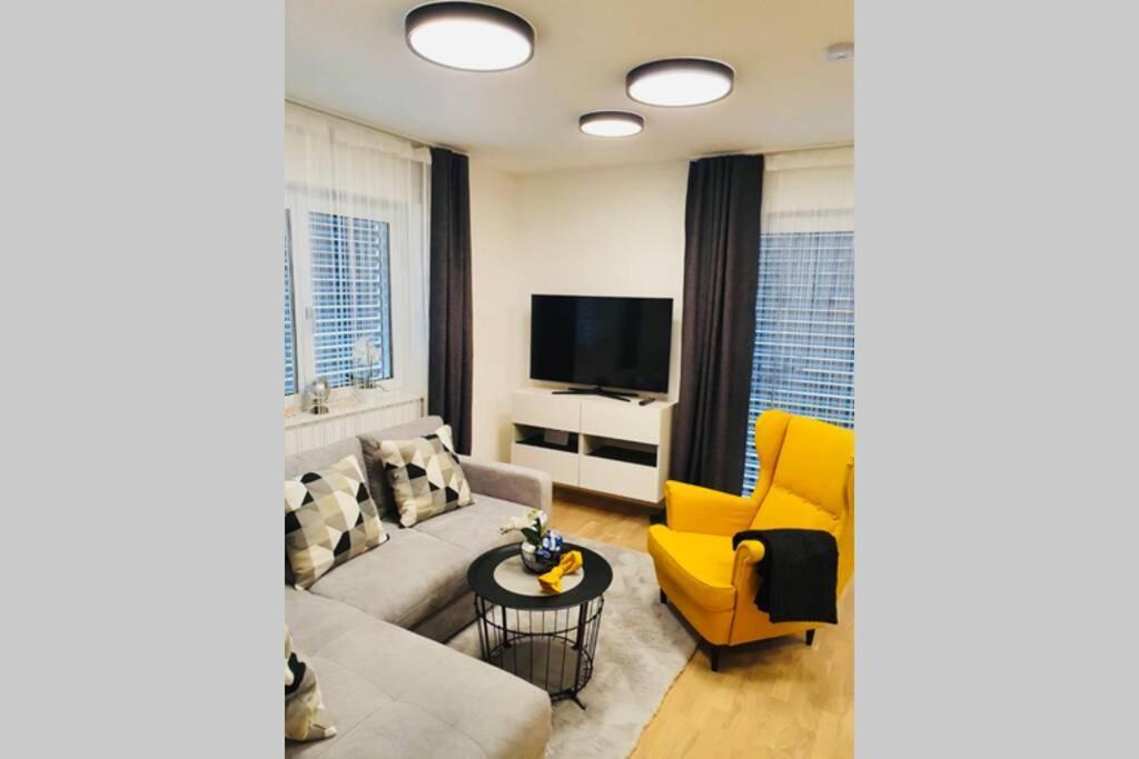 Leon Apartment Neu! Gemuetlichkeit An Erster Stelle Linz Luaran gambar