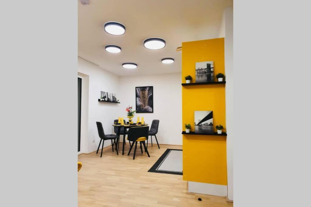 Leon Apartment Neu! Gemuetlichkeit An Erster Stelle Linz Luaran gambar