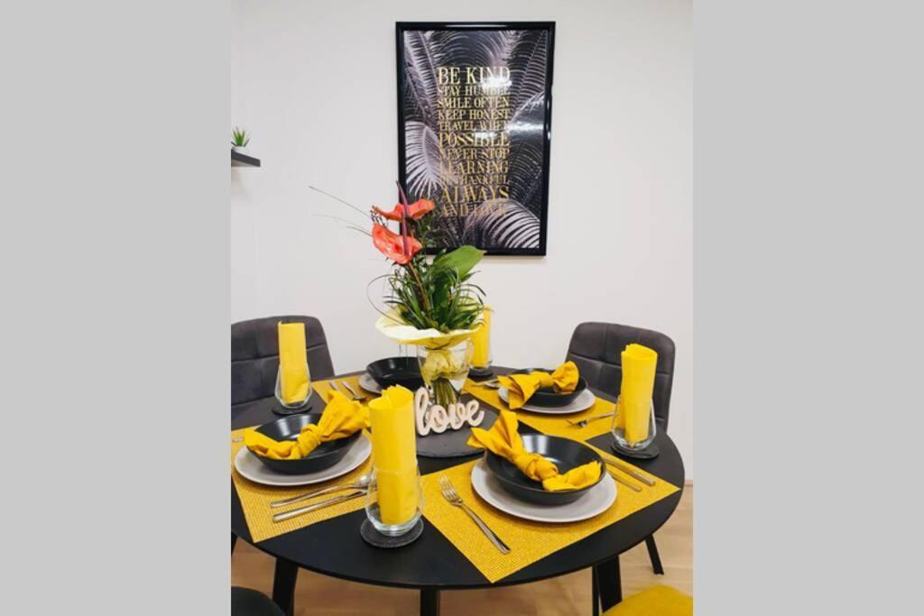 Leon Apartment Neu! Gemuetlichkeit An Erster Stelle Linz Luaran gambar